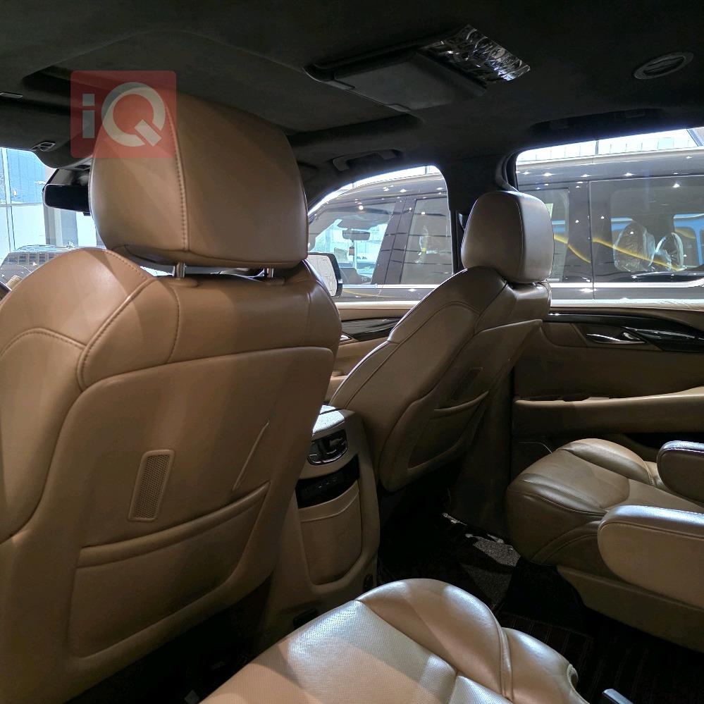 كاديلاك اسكاليد